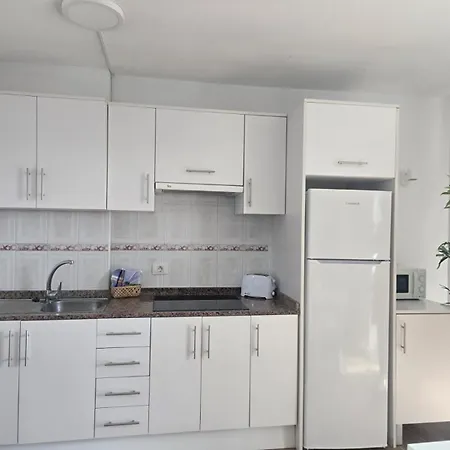 Comodoro 305b Лос Кристианос