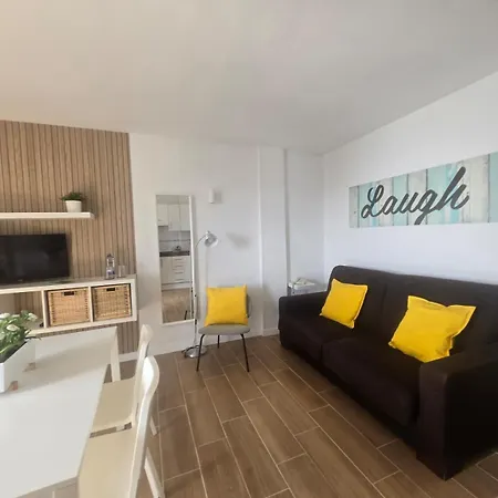 Апартаменты Comodoro 305b *