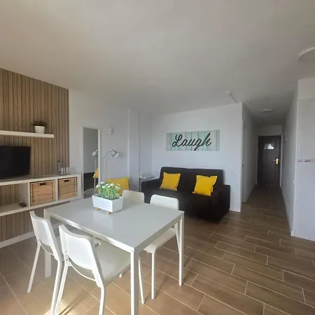 Comodoro 305b Apartment