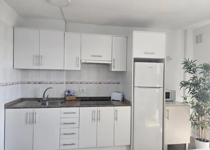 Comodoro 305b Лос Кристианос