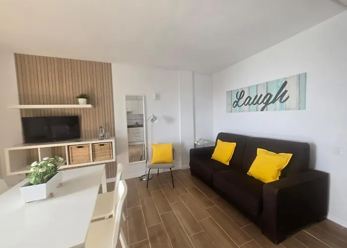 Апартаменты Comodoro 305b *